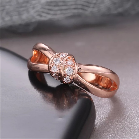 *NEW*Rose Gold Color Knotted Diamond Lady Ring - Picture 4 of 6